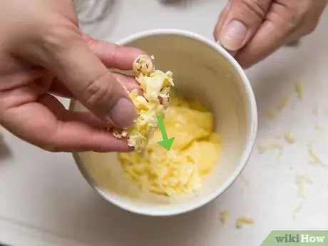 Imagen titulada Make Cheesy Scrambled Eggs Step 23
