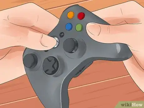 Imagen titulada Open a Xbox 360 Wireless Controller Step 6