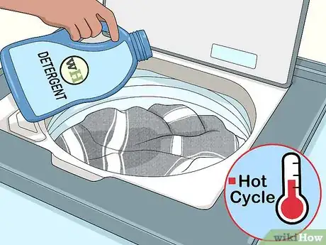 Imagen titulada Make a Cat Bed from an Old Sweater Step 12