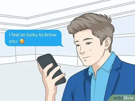 Imagen titulada What Does the Emoji with Hearts Around It Mean Step 1