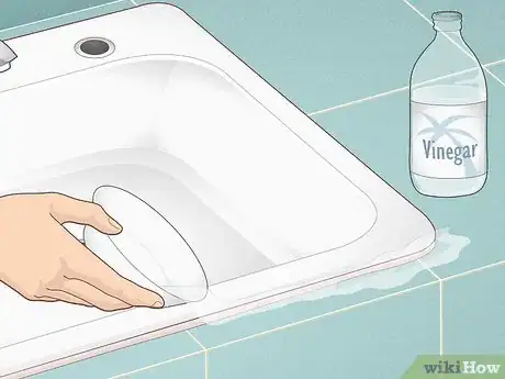 Imagen titulada Remove Caulk Residue Step 1