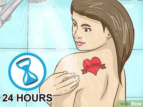 Imagen titulada Take a Shower With a New Tattoo Step 5