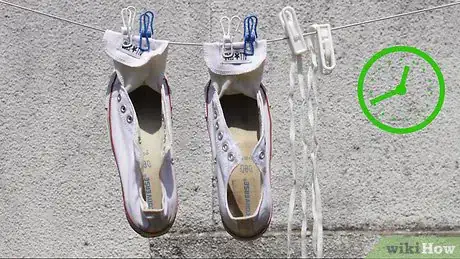 Imagen titulada Wash Shoes Step 9