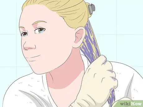 Imagen titulada Dye Hair with Kool Aid Step 8