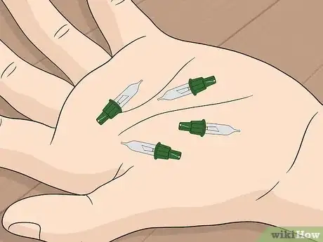 Imagen titulada Fix Christmas Lights Step 17
