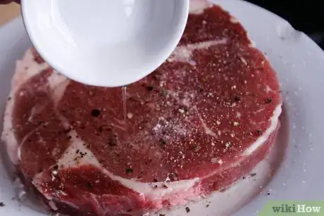 Imagen titulada Cook Ribeye Steak in the Oven Step 5