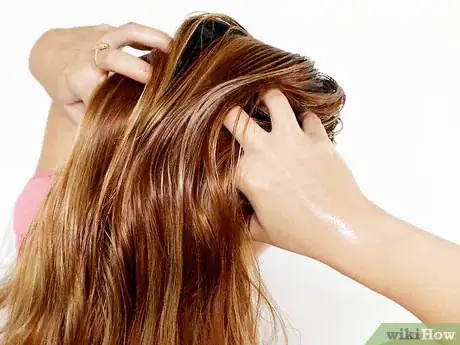 Imagen titulada Use Vitamin E Oil Step 3