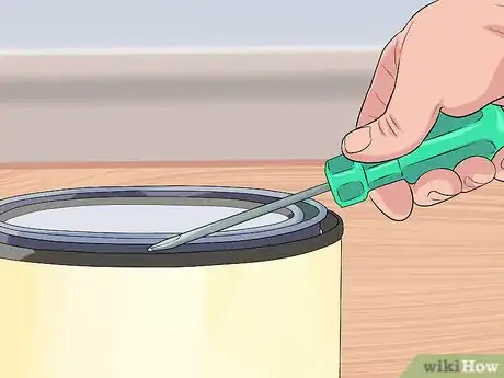 Imagen titulada Thin Latex Paint Step 1