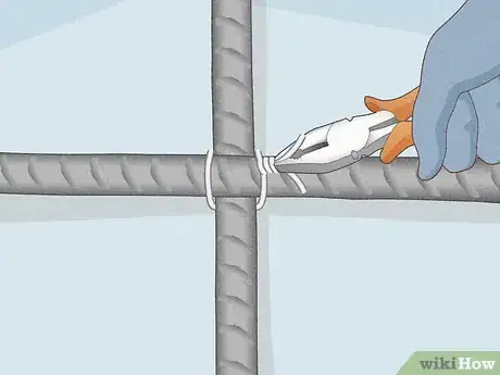 Imagen titulada Tie a Tie Wire Step 5