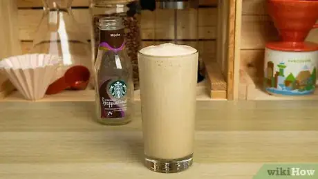 Imagen titulada Make a Frappuccino Step 20