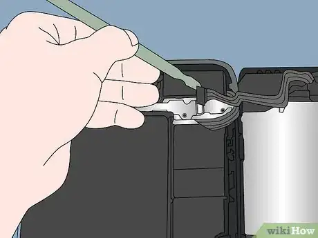Imagen titulada Replace an iPhone Battery Step 18