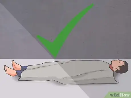Imagen titulada Treat a Bullet Wound Step 7