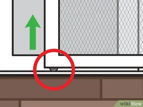 Imagen titulada Remove a Sliding Screen Door Step 04