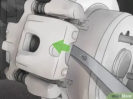 Imagen titulada Change a Brake Caliper Step 4