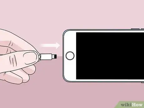 Imagen titulada Charge Your iPhone without a Charging Block Step 4