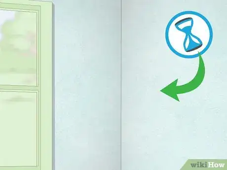 Imagen titulada Paint Over Wallpaper Step 10