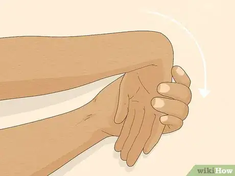 Imagen titulada Stretch Your Forearms Step 3