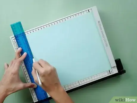Imagen titulada Cut a Straight Line Step 5
