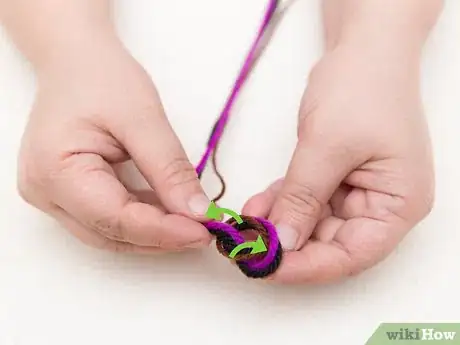 Imagen titulada Make Bracelets out of Thread Step 20