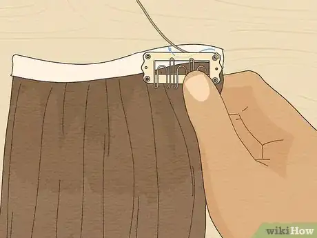Imagen titulada Sew Hair Extensions to a Clip Step 6