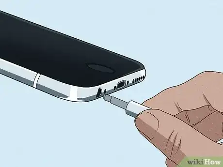 Imagen titulada Attach Phone Charms Step 12