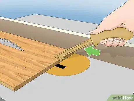 Imagen titulada Use a Table Saw Step 2