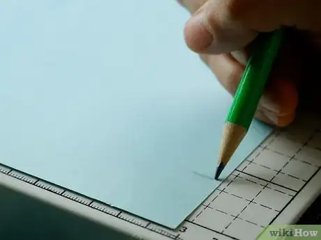 Imagen titulada Cut a Straight Line Step 3
