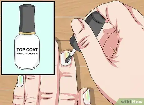 Imagen titulada Make Holographic Nails Step 16