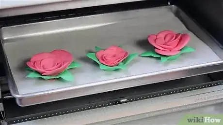 Imagen titulada Make a Clay Rose Step 21