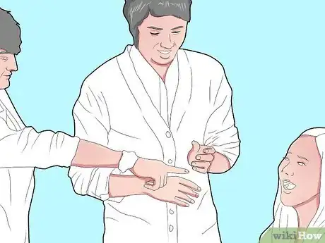 Imagen titulada Attract Women Without Doing Anything Step 11