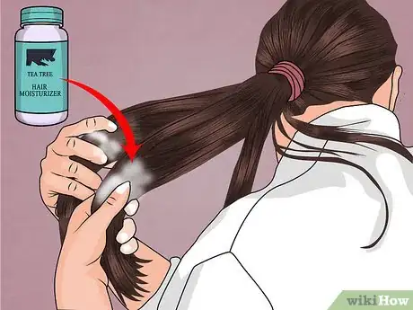 Imagen titulada Grow Relaxed Hair Step 1