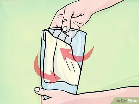 Imagen titulada Clean a Vacuum Step 6