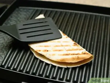 Imagen titulada Use a Griddle Step 10