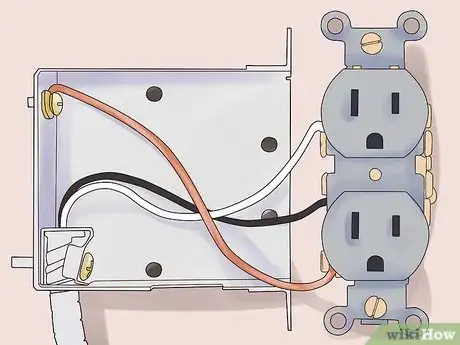 Imagen titulada Ground an Outlet Step 8