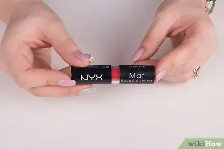 Imagen titulada Choose a Red Lip Color Step 5
