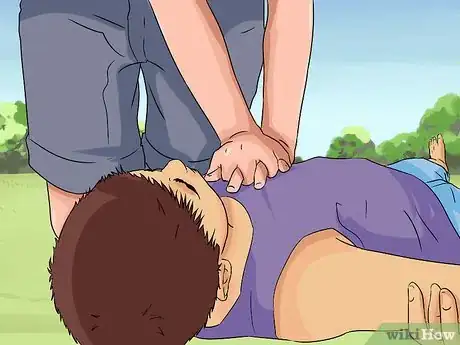 Imagen titulada Use a Defibrillator Step 4