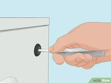 Imagen titulada Pick a Filing Cabinet Lock Step 10
