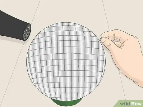 Imagen titulada Make a Disco Ball with CDs Step 17