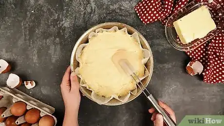 Imagen titulada Bake a Cake Step 6