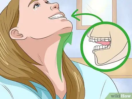 Imagen titulada Get Rid of Neck Lines Step 2