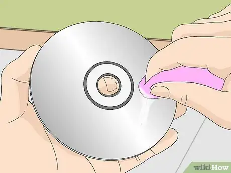 Imagen titulada Clean Playstation Games Step 10