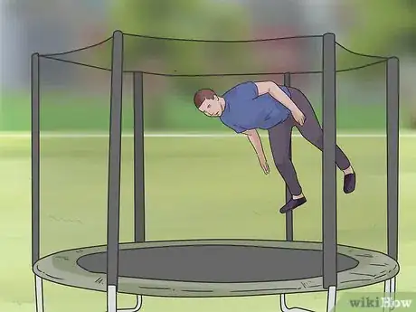 Imagen titulada Flip on the Trampoline Step 24