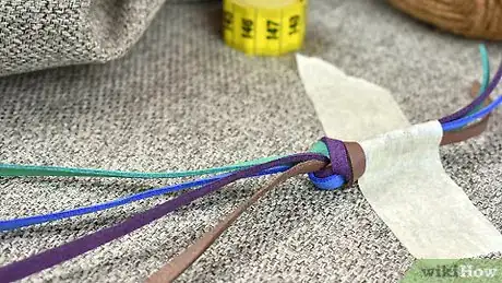Imagen titulada Make a 4 Strand Braided Bracelet Step 9