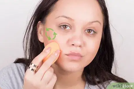 Imagen titulada Apply Powder Foundation Step 7