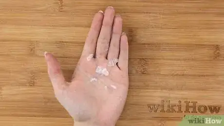 Imagen titulada Apply Fake Nails Without Glue Step 1