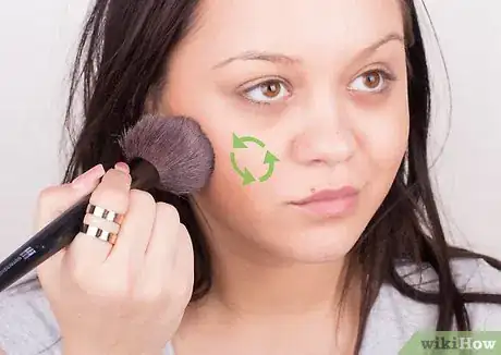 Imagen titulada Apply Powder Foundation Step 4