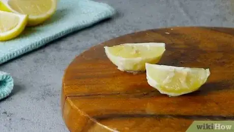 Imagen titulada Eat a Lemon Step 3