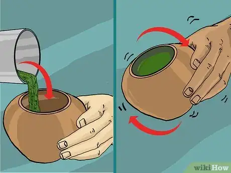Imagen titulada Glaze a Pot Step 11