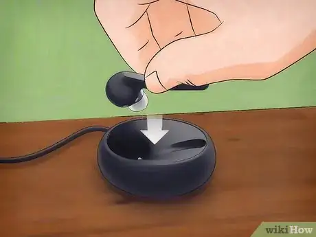 Imagen titulada Pair a Cell Phone to a Bluetooth Headset Step 1