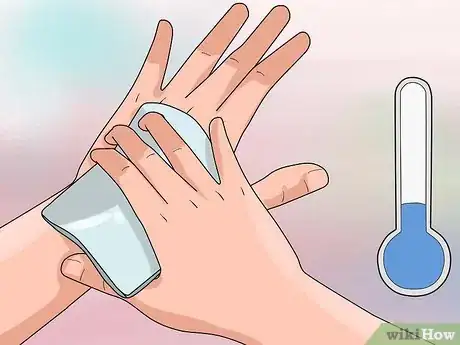 Imagen titulada Treat Hives Naturally Step 4